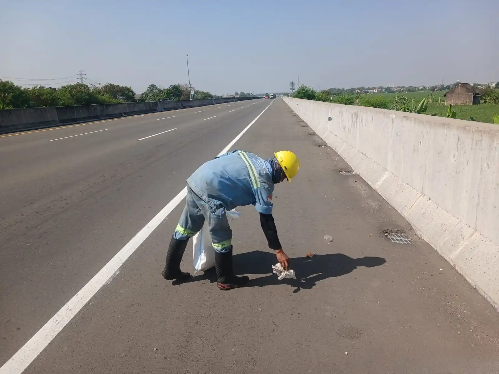 Pembersihan jalan  - Slide 1