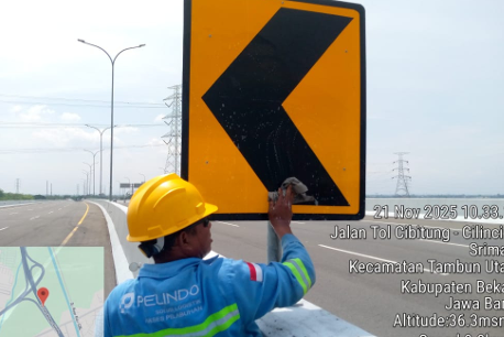 PEMBERSIHAN BADAN JALAN TOL